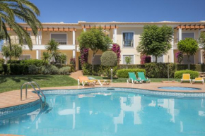 Beach Apartment with Pool in Porto de Mos, Lagos